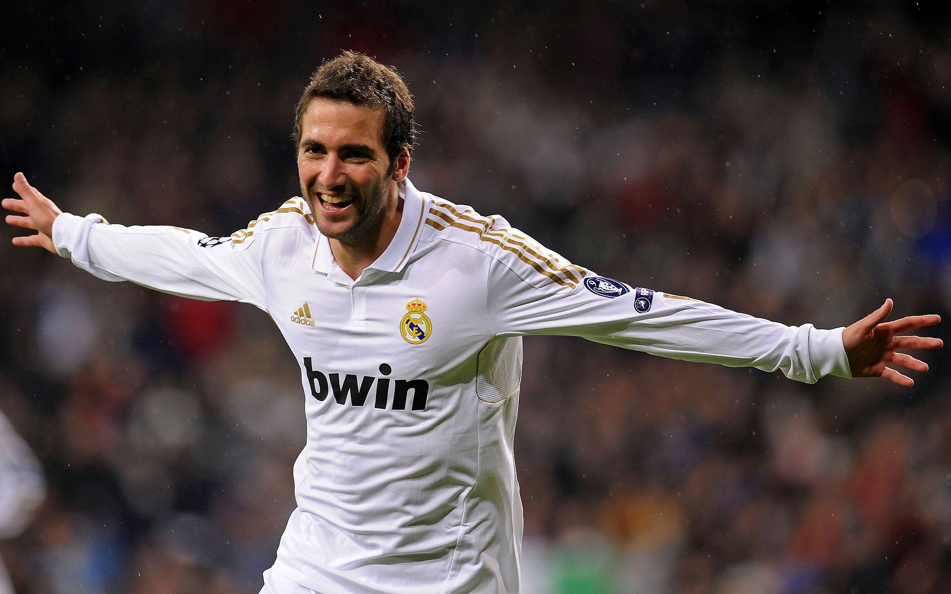 乐鱼(中国)体育官方网站-曼城继续领跑,福登与哈兰德继续引领球队走向欧冠荣耀,福登和哈兰德